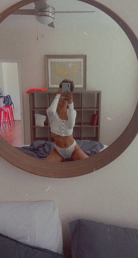 Photo nue de fuite OnlyFans de Honey Coffee