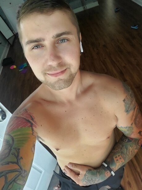 Photo nue de fuite OnlyFans de Cole Greggs