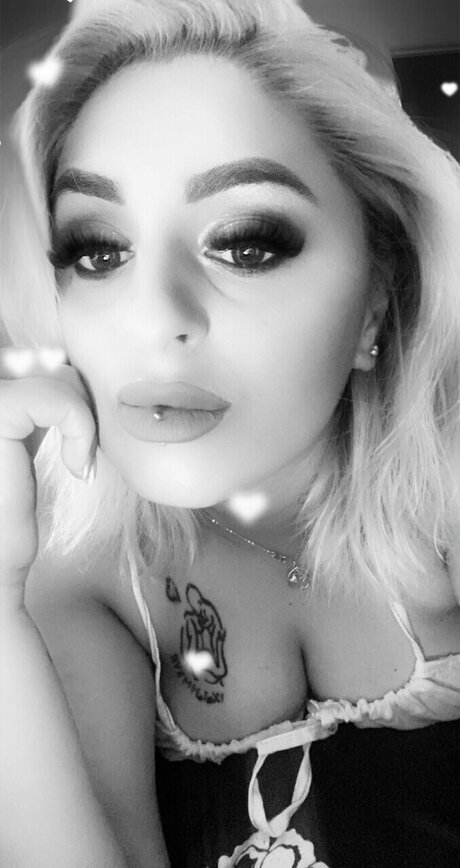 Photo nue de fuite OnlyFans de Adelina