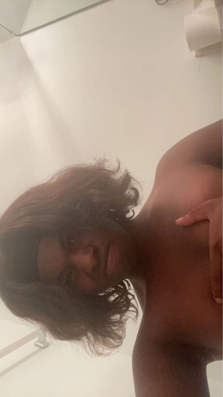 Photo nue de fuite OnlyFans de Angel