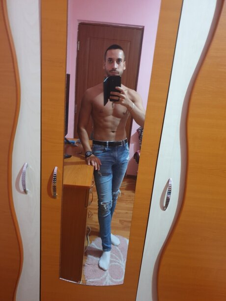 Photo nue de fuite OnlyFans de Jamesrobert