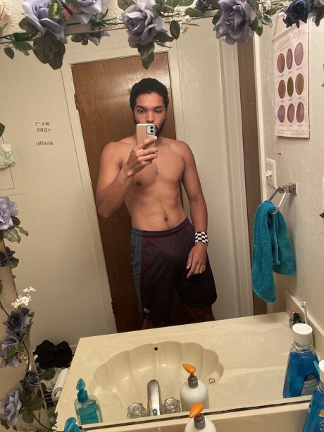 Photo nue de fuite OnlyFans de Darius Bradshaw