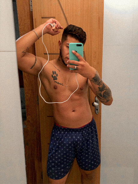 Photo nue de fuite OnlyFans de Umwiller