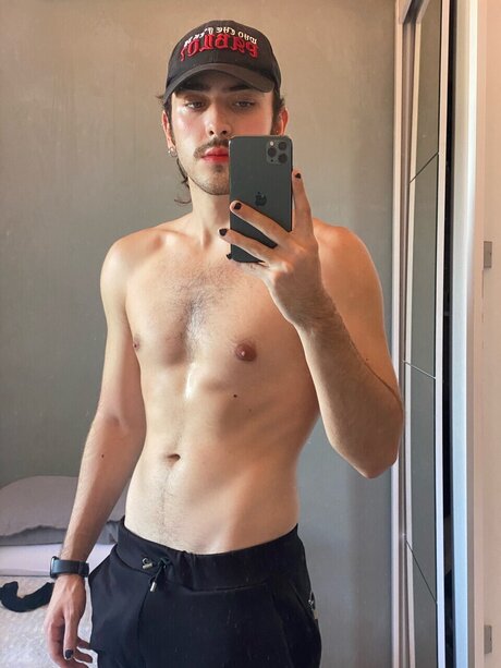 Photo nue de fuite OnlyFans de Davi Lutasi