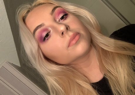 Scarlettskye