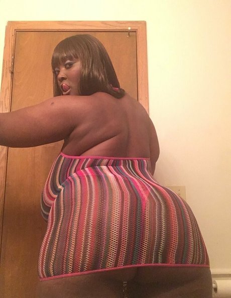 Photo nue de fuite OnlyFans de Submittress