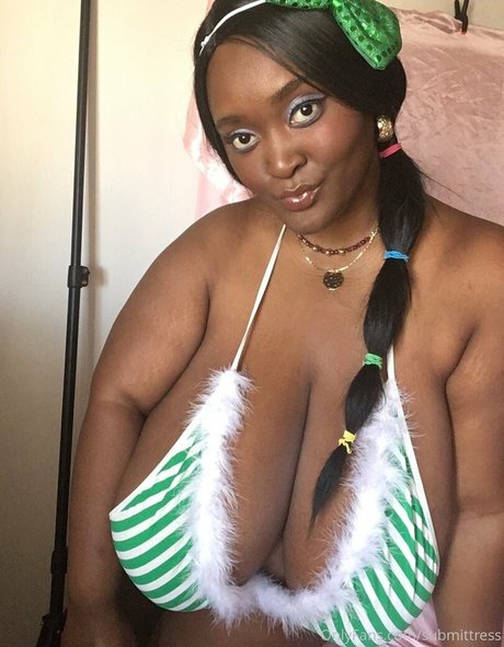 Photo nue de fuite OnlyFans de Submittress