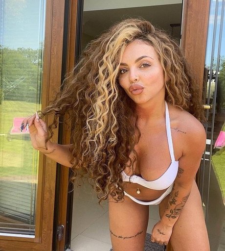 Photo nue de fuite OnlyFans de Jesy Nelson