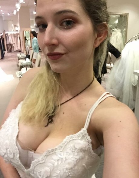 Photo nue de fuite OnlyFans de Calliope Rossi
