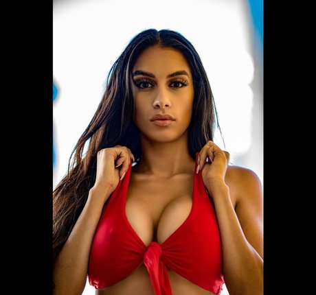 Photo nue de fuite OnlyFans de Olivia Rae