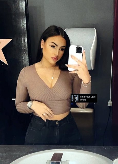 Photo nue de fuite OnlyFans de Fiona Schramm
