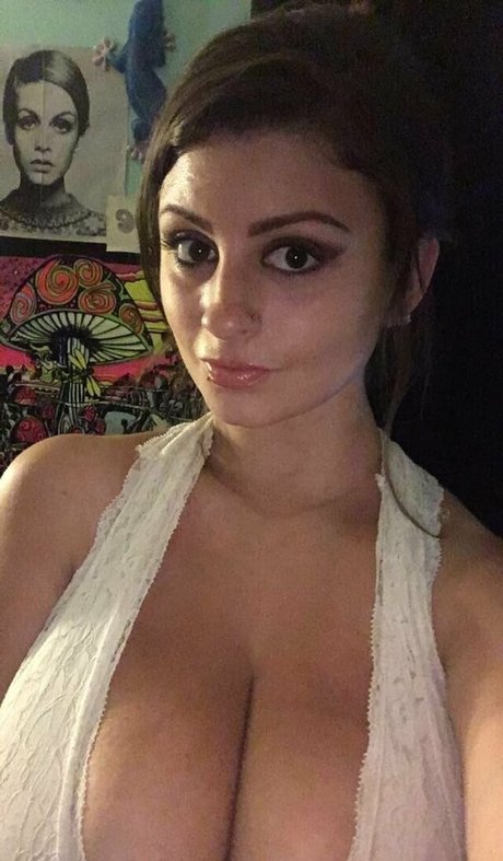 Photo nue de fuite OnlyFans de Chloerosesamantha