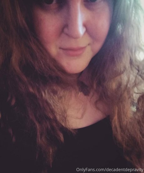 Photo nue de fuite OnlyFans de Decadentdepravity