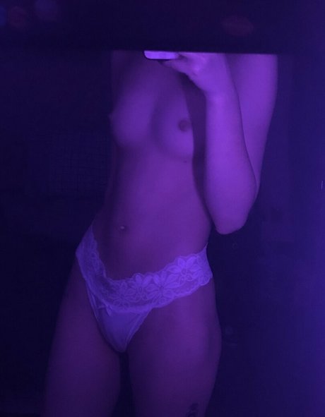 Photo nue de fuite OnlyFans de Cammie