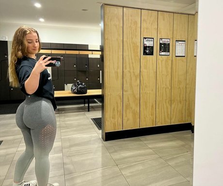 Photo nue de fuite OnlyFans de Isobel Hall