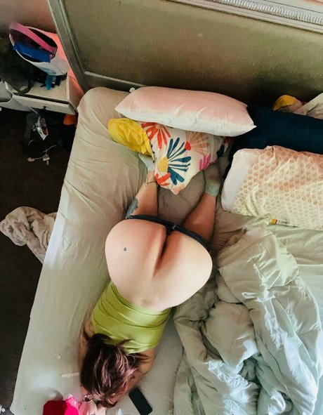 Photo nue de fuite OnlyFans de Rainbowfundipp