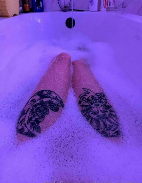 Photo nue de fuite OnlyFans de Lovelylollyhehe