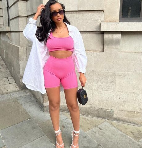 Photo nue de fuite OnlyFans de Sian Gabbidon