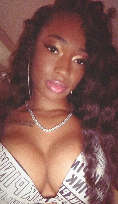 Photo nue de fuite OnlyFans de Lucky Hustla