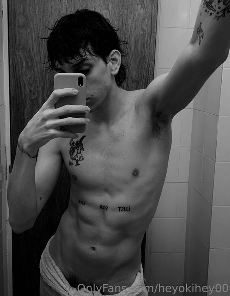 Photo nue de fuite OnlyFans de Heyokihey00