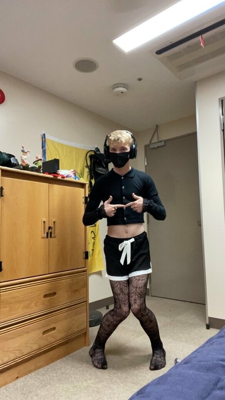 Photo nue de fuite OnlyFans de Femboy35