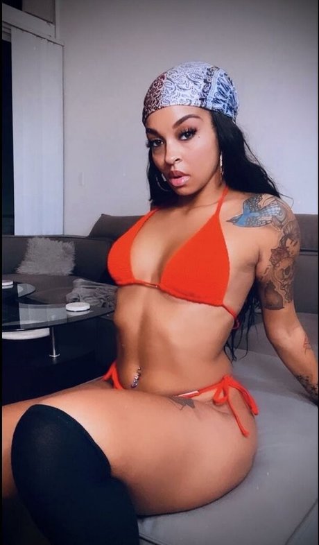 Photo nue de fuite OnlyFans de Luciferxkitty