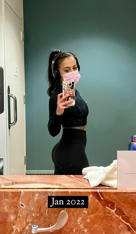 Meghanelle