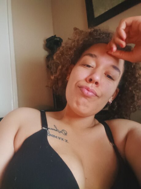 Photo nue de fuite OnlyFans de Aaliyah