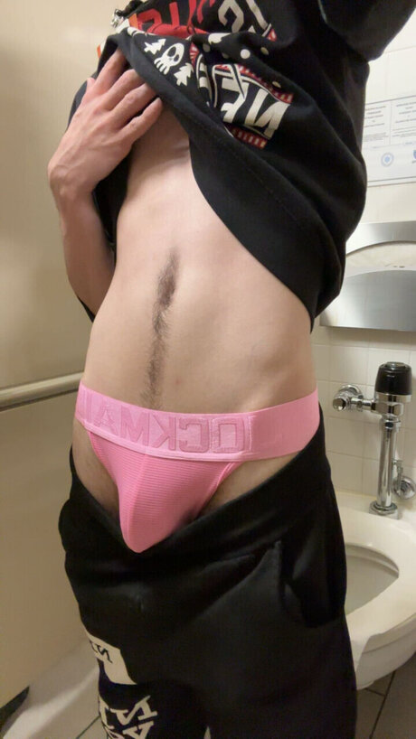 Photo nue de fuite OnlyFans de Bottomboinate