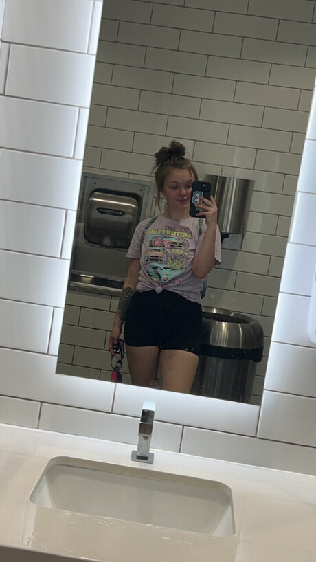Photo nue de fuite OnlyFans de Kenz