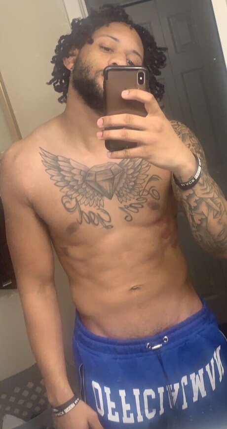Photo nue de fuite OnlyFans de Dropp23