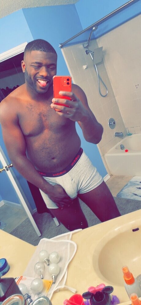 Photo nue de fuite OnlyFans de Hung Wolf