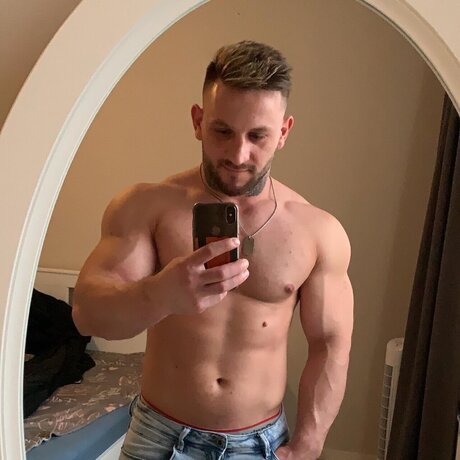 Photo nue de fuite OnlyFans de Laurentiu