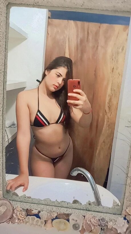 Photo nue de fuite OnlyFans de Vicsofy27
