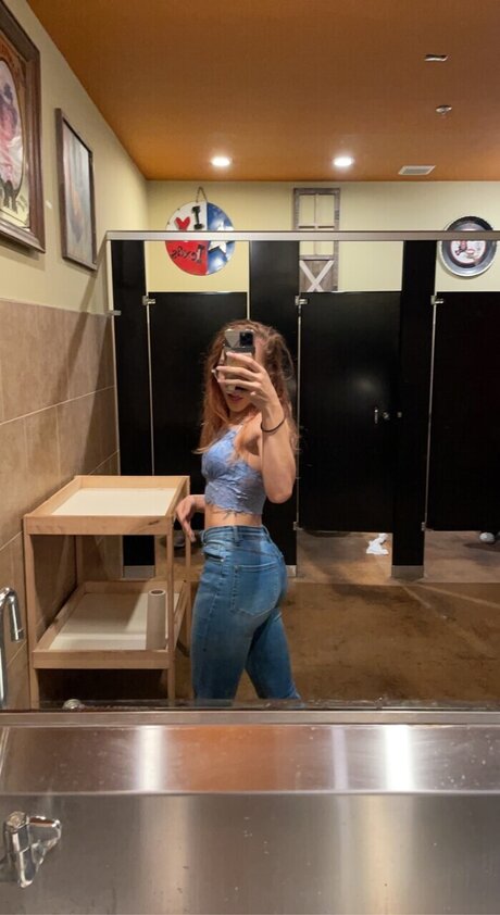 Photo nue de fuite OnlyFans de Sweet Ampamp Petite