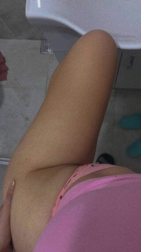 Photo nue de fuite OnlyFans de Lolly
