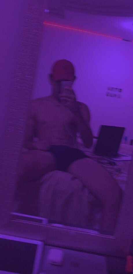 Photo nue de fuite OnlyFans de Chris Miller