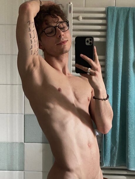 Photo nue de fuite OnlyFans de Petit Twink
