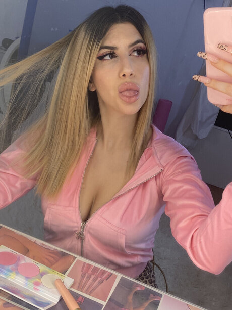 Photo nue de fuite OnlyFans de Tila Tsoli