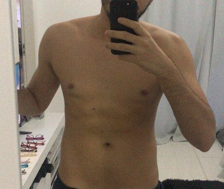 Photo nue de fuite OnlyFans de Gatinho 