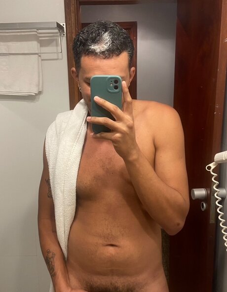Photo nue de fuite OnlyFans de Neves