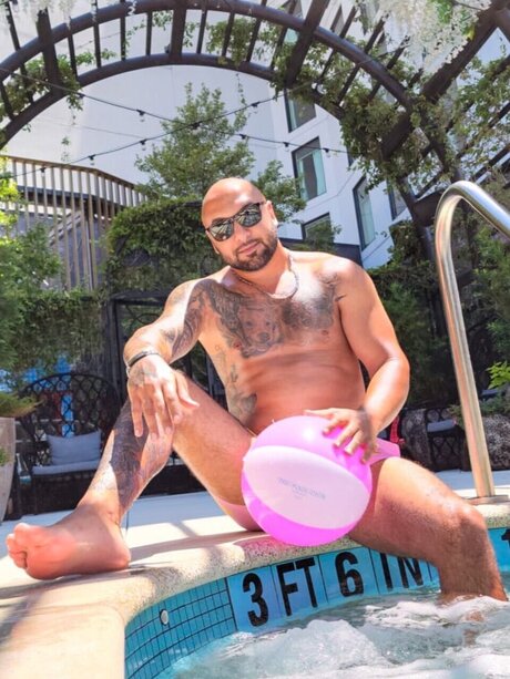 Photo nue de fuite OnlyFans de Themotorcycleguy