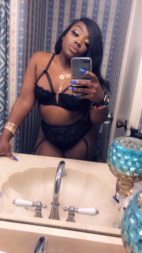 Photo nue de fuite OnlyFans de Rodricka