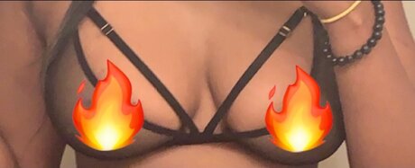 Photo nue de fuite OnlyFans de Honey 