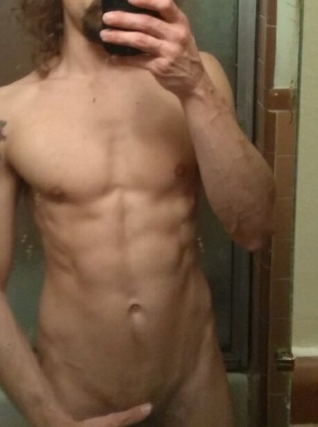 Photo nue de fuite OnlyFans de Ethan Holmstrom