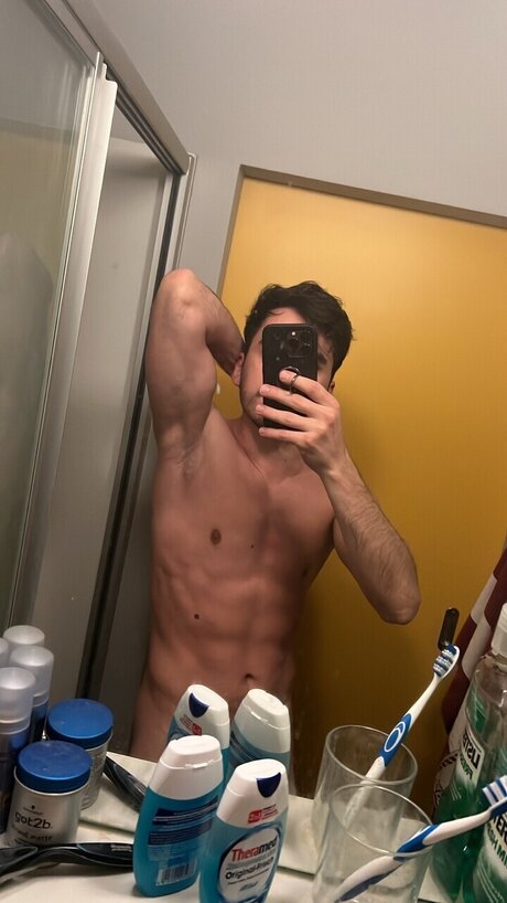 Photo nue de fuite OnlyFans de Izzy