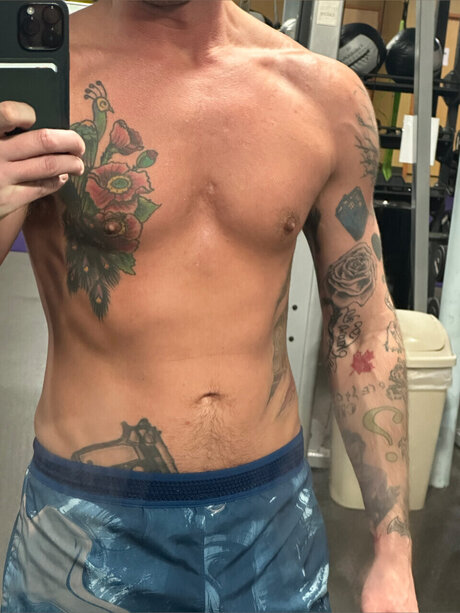 Photo nue de fuite OnlyFans de Charles Roper