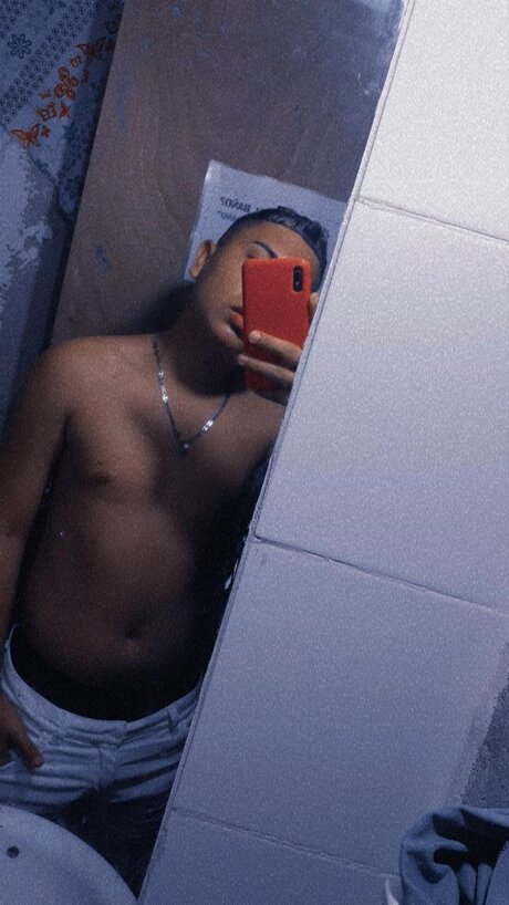 Photo nue de fuite OnlyFans de Guido Burgos