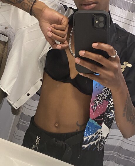 Photo nue de fuite OnlyFans de Alliena