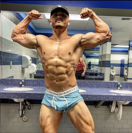 Photo nue de fuite OnlyFans de Matthew